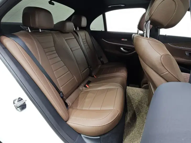 2023 Mercedes-Benz E-Класс с пробегом 23 155 км