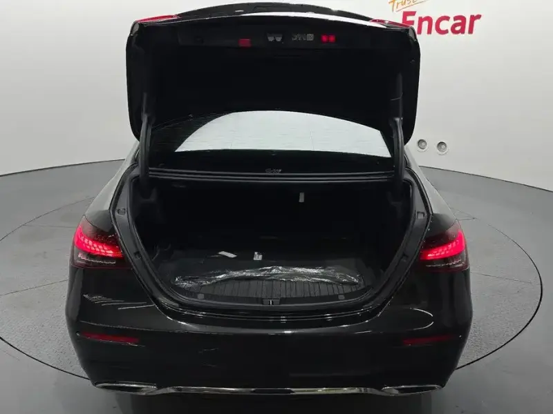 2023 Mercedes-Benz E-Класс с пробегом 22 626 км