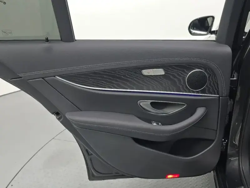 2023 Mercedes-Benz E-Класс с пробегом 22 626 км