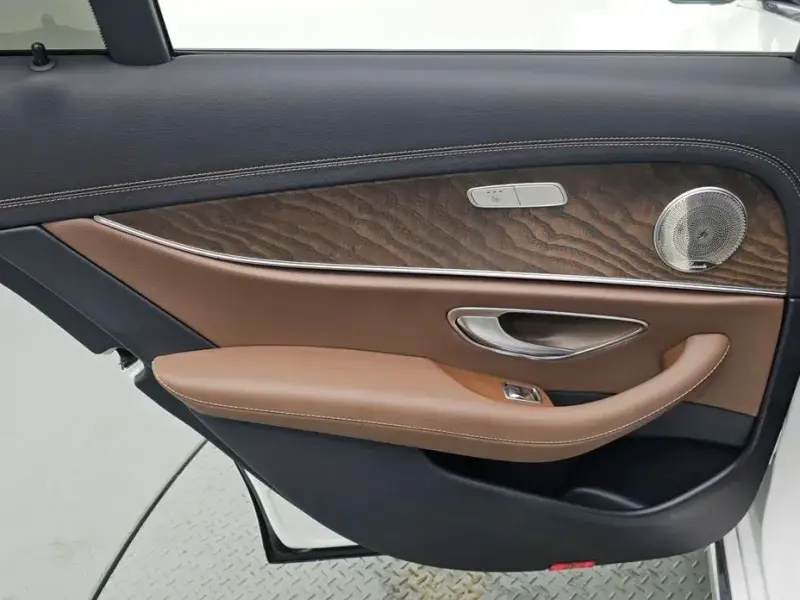 2023 Mercedes-Benz E-Класс с пробегом 23 155 км