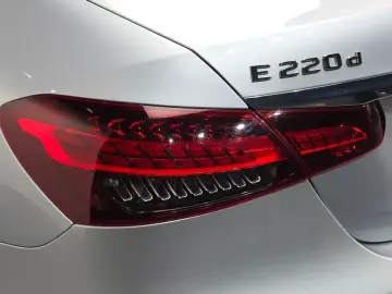 2021 Mercedes-Benz E-Класс с пробегом 75 713 км