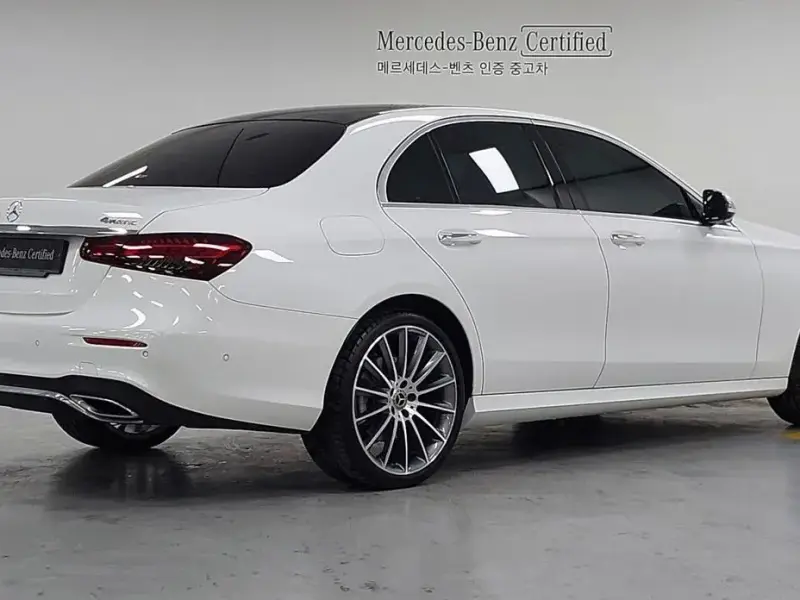 2022 Mercedes-Benz E-Класс с пробегом 52 650 км