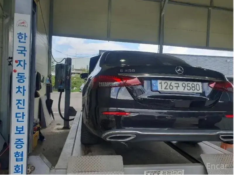 2022 Mercedes-Benz E-Класс с пробегом 99 014 км