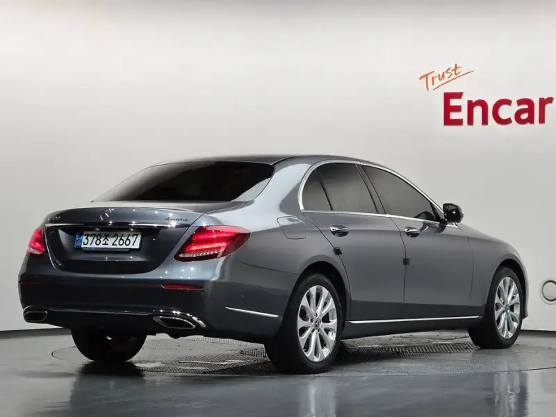 2020 Mercedes-Benz E-Класс с пробегом 125 348 км