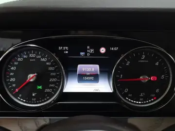 2020 Mercedes-Benz E-Класс с пробегом 134 592 км
