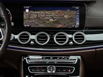 2020 Mercedes-Benz E-Класс с пробегом 75 725 км