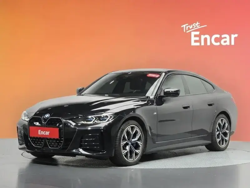 2022 BMW i4 с пробегом 10 487 км