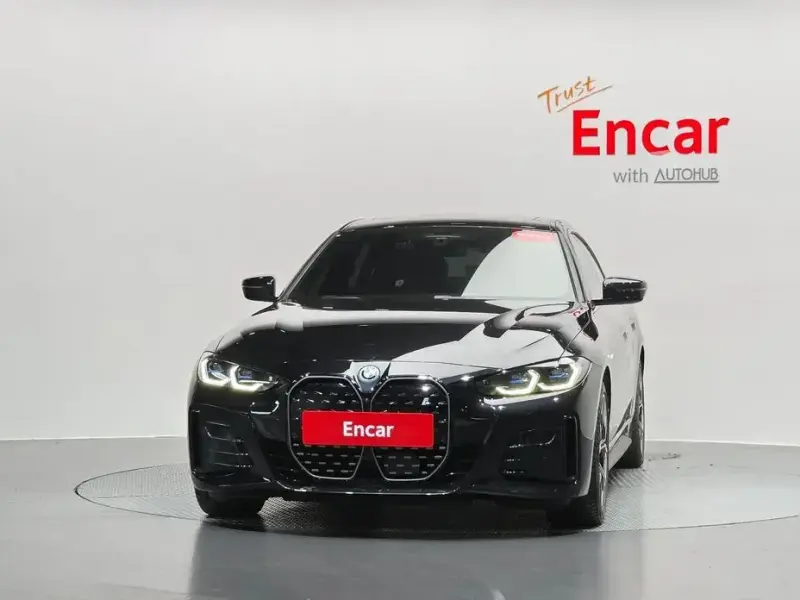 2022 BMW i4 с пробегом 10 487 км