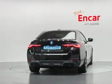 2022 BMW i4 с пробегом 10 487 км