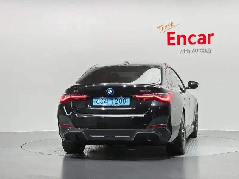 2022 BMW i4 с пробегом 10 487 км
