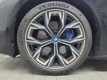 2022 BMW i4 с пробегом 10 487 км