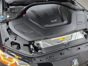 2022 BMW i4 с пробегом 10 487 км