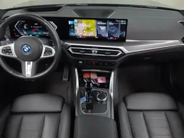 2022 BMW i4 с пробегом 10 487 км