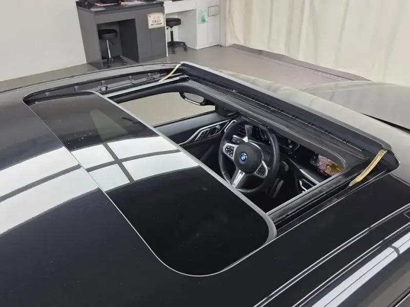 2022 BMW i4 с пробегом 10 487 км