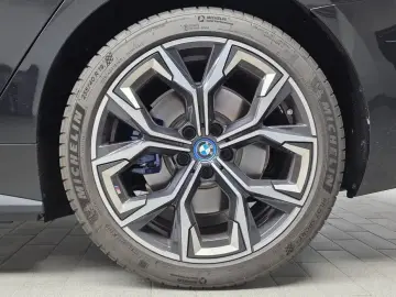 2022 BMW i4 с пробегом 10 487 км