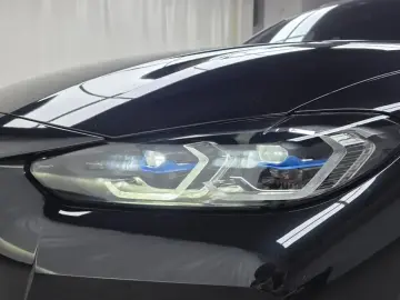 2022 BMW i4 с пробегом 10 487 км