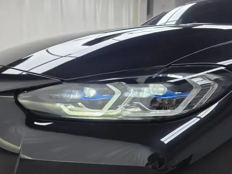 2022 BMW i4 с пробегом 10 487 км