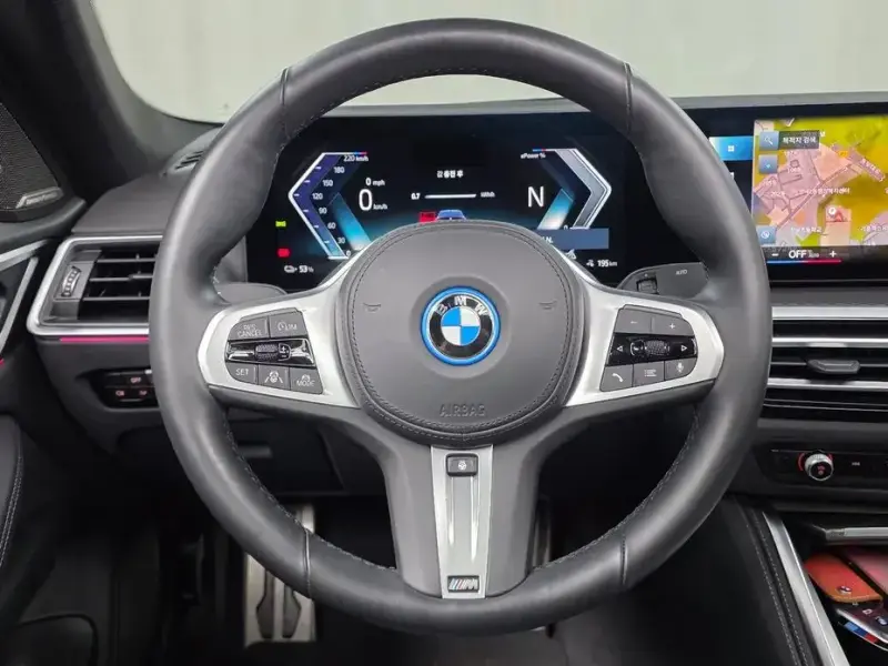 2022 BMW i4 с пробегом 10 487 км