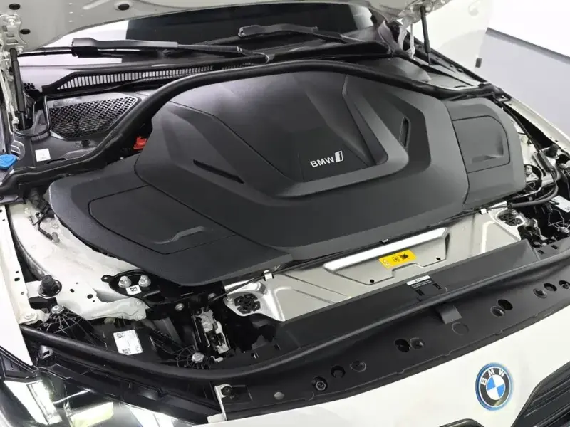 2025 BMW i4 с пробегом 31 434 км