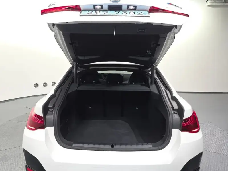 2025 BMW i4 с пробегом 31 434 км