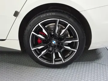 2025 BMW i4 с пробегом 31 434 км