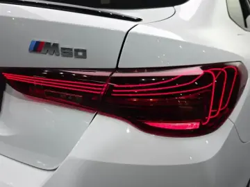 2025 BMW i4 с пробегом 31 434 км