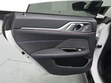 2025 BMW i4 с пробегом 31 434 км