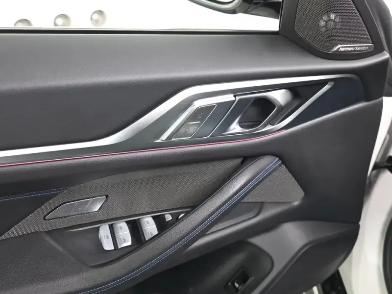 2025 BMW i4 с пробегом 31 434 км