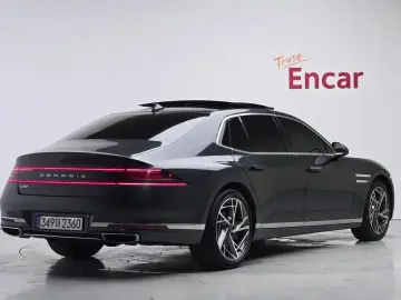 2023 Genesis G90 с пробегом 81 074 км