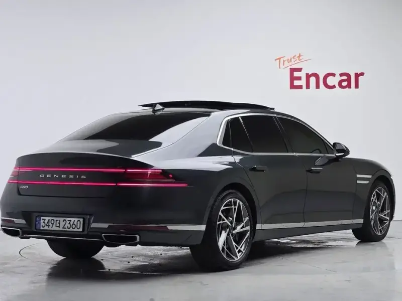 2023 Genesis G90 с пробегом 81 074 км