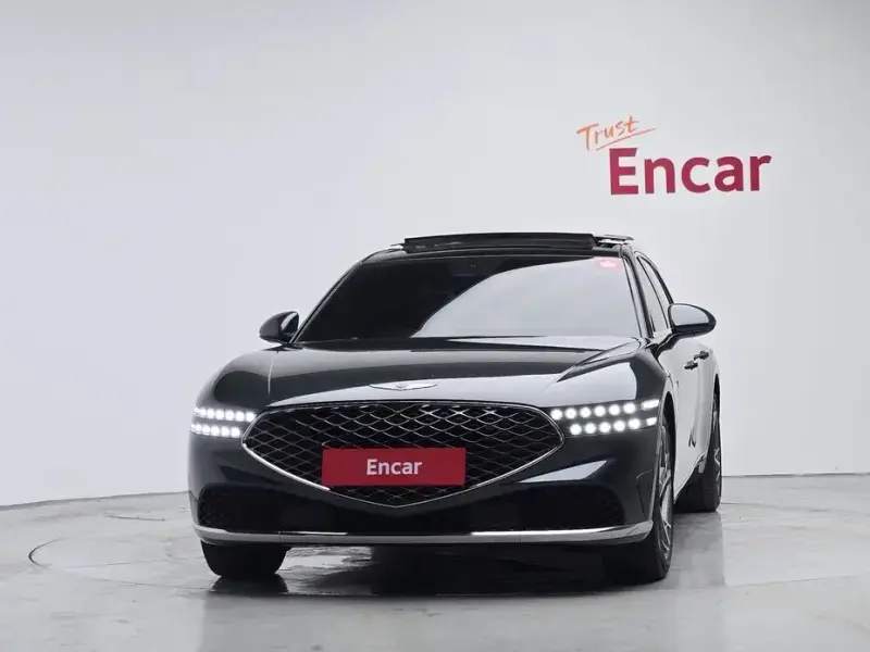 2023 Genesis G90 с пробегом 81 074 км