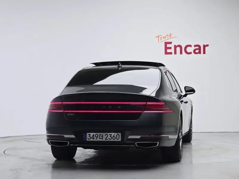 2023 Genesis G90 с пробегом 81 074 км