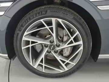 2023 Genesis G90 с пробегом 81 074 км