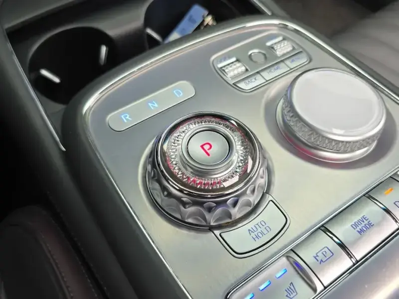 2023 Genesis G90 с пробегом 81 074 км