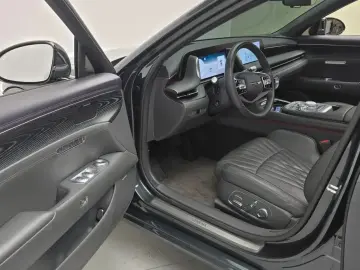 2023 Genesis G90 с пробегом 81 074 км