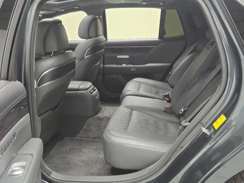 2023 Genesis G90 с пробегом 81 074 км