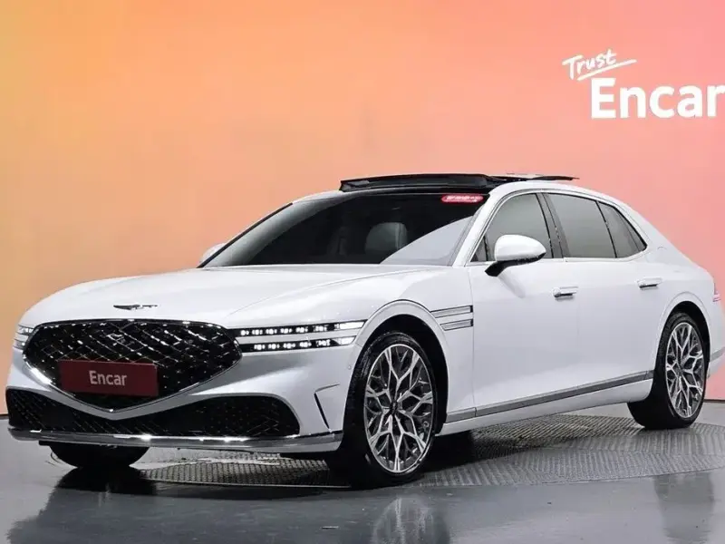 2023 Genesis G90 с пробегом 32 900 км