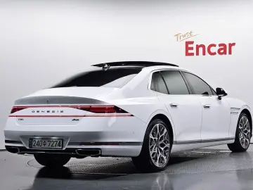 2023 Genesis G90 с пробегом 32 900 км