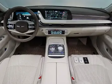 2023 Genesis G90 с пробегом 32 900 км