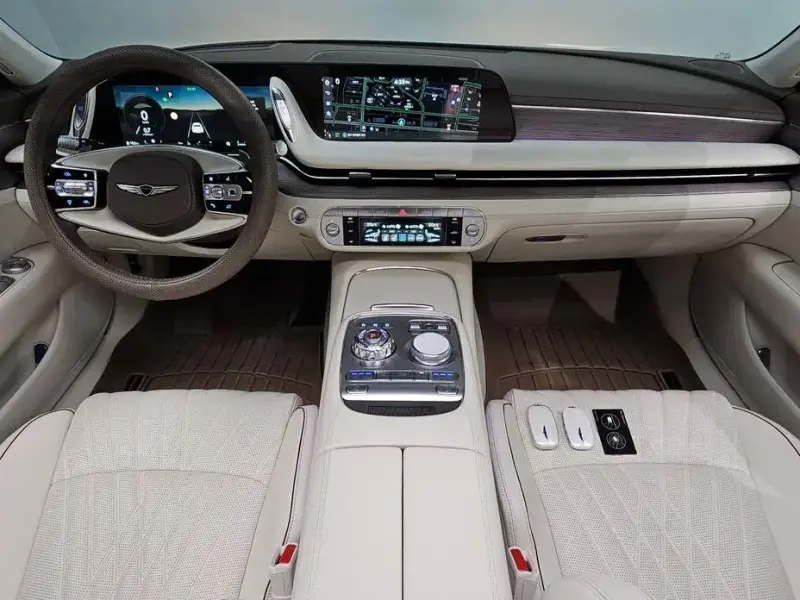 2023 Genesis G90 с пробегом 32 900 км