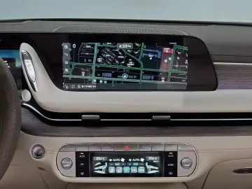 2023 Genesis G90 с пробегом 32 900 км