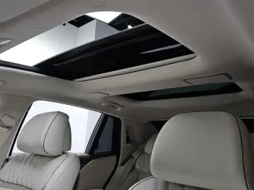2023 Genesis G90 с пробегом 32 900 км