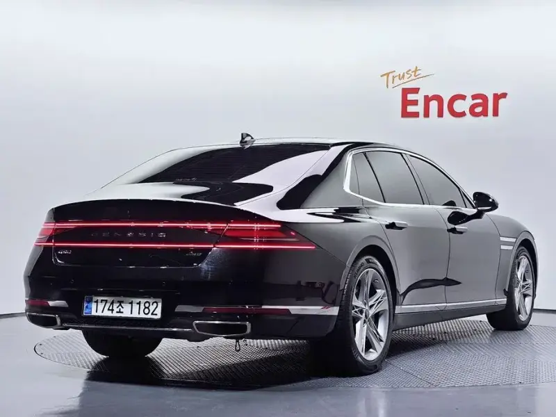 2023 Genesis G90 с пробегом 55 290 км