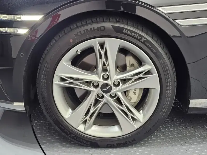 2023 Genesis G90 с пробегом 55 290 км
