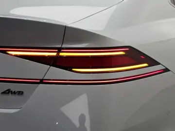 2023 Genesis G90 с пробегом 32 900 км