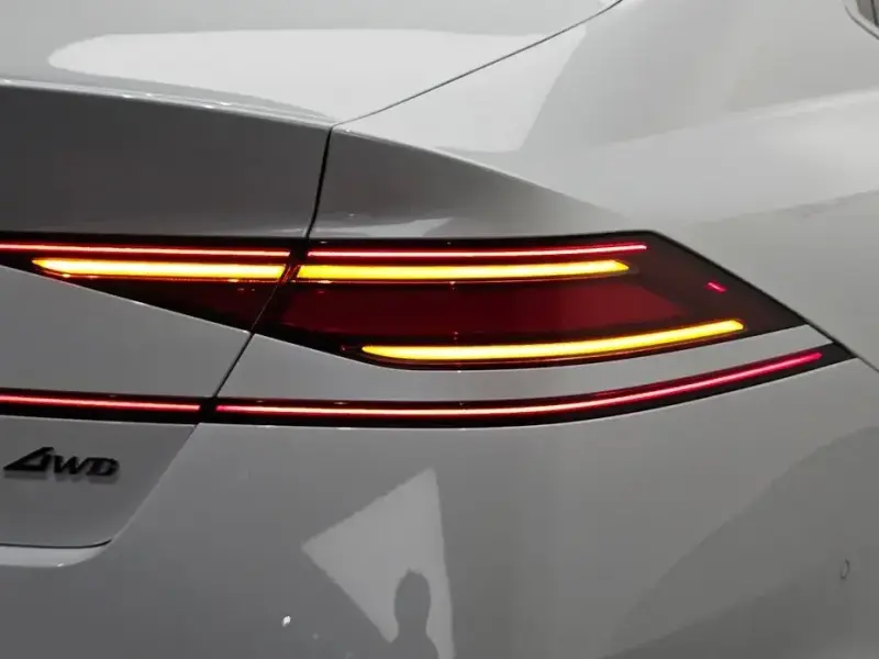 2023 Genesis G90 с пробегом 32 900 км