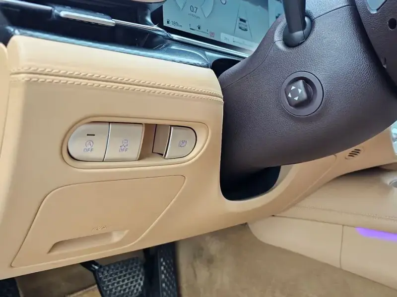 2023 Genesis G90 с пробегом 55 290 км