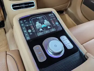 2023 Genesis G90 с пробегом 55 290 км