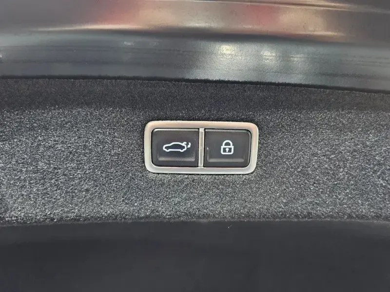 2023 Genesis G90 с пробегом 55 290 км