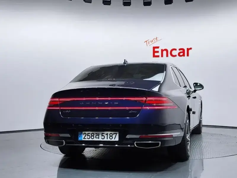 2023 Genesis G90 с пробегом 55 747 км